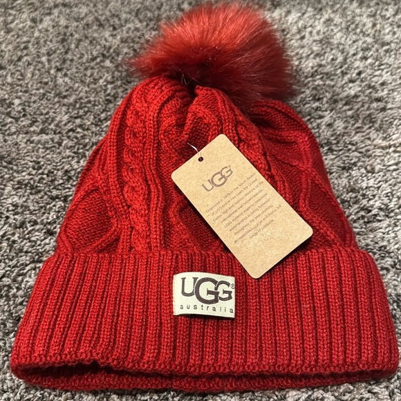MAROON UGG HAT - Picture 2 of 6